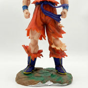 Super Saiyan Son Goku Action Figure 22cm with Base